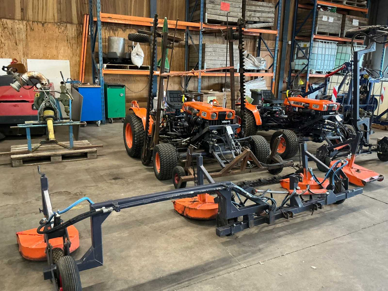 Kubota B7000 4WD - Mini trator: foto 1 Kubota B7000 4WD - Mini trator: foto 1
