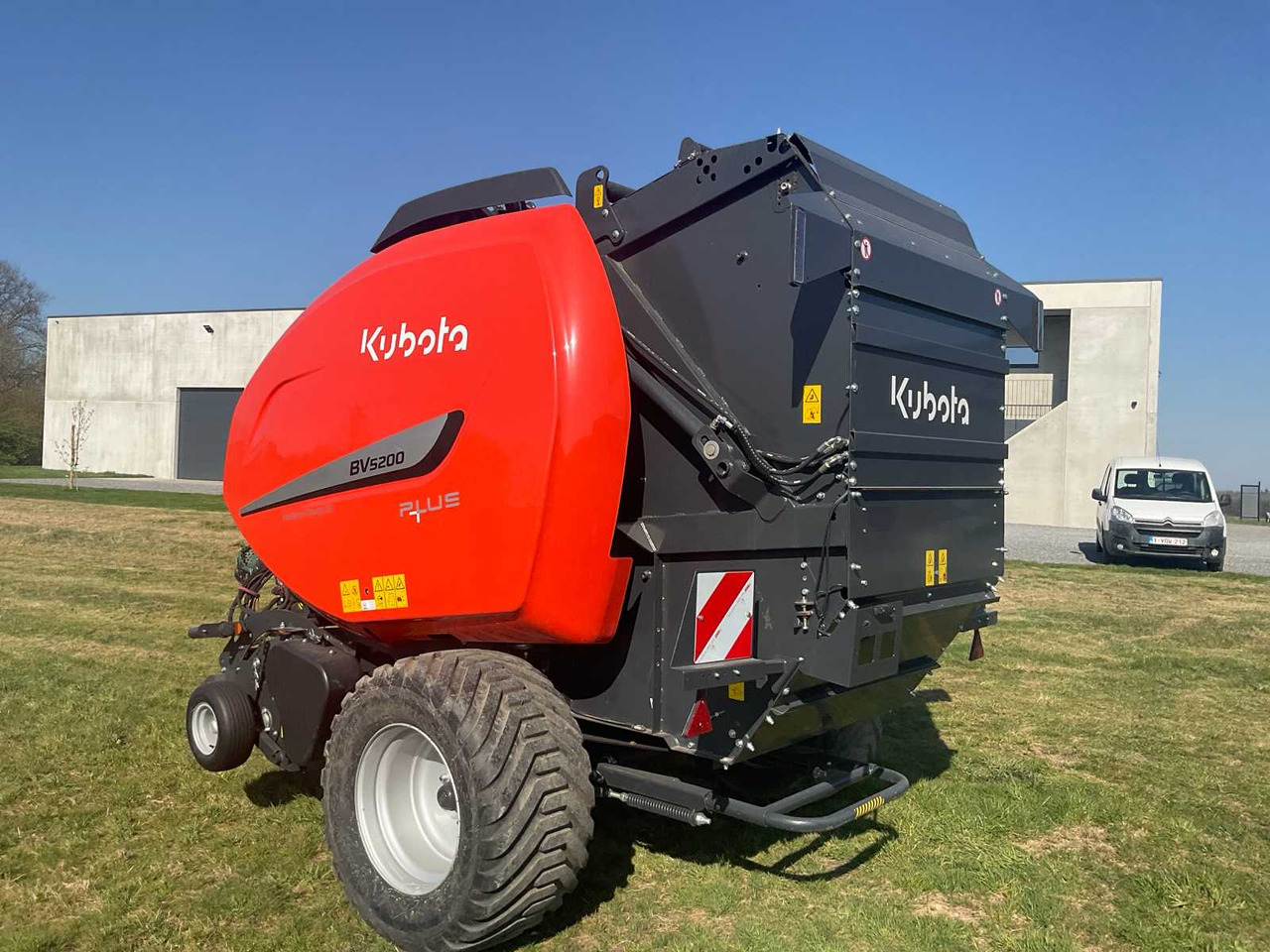 Kubota BV5200 - Enfardadeira de fardos redondos: foto 3 Kubota BV5200 - Enfardadeira de fardos redondos: foto 3