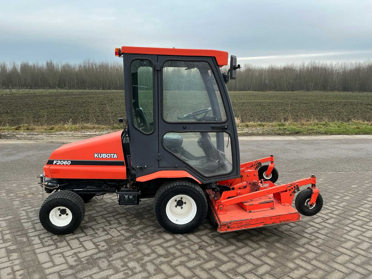 Kubota F3060 - Cortador de grama: foto 2 Kubota F3060 - Cortador de grama: foto 2