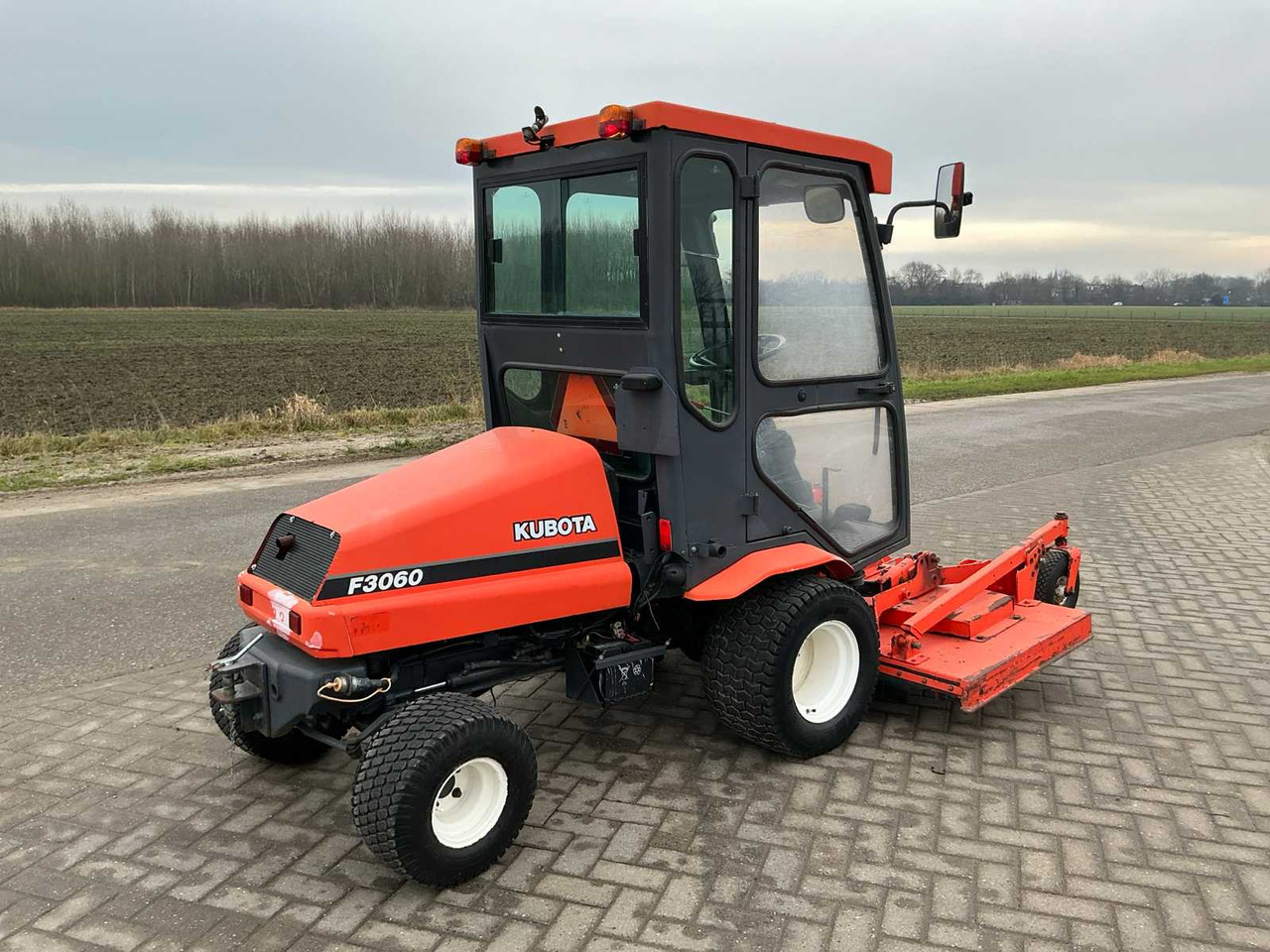 Kubota F3060 - Cortador de grama: foto 3 Kubota F3060 - Cortador de grama: foto 3