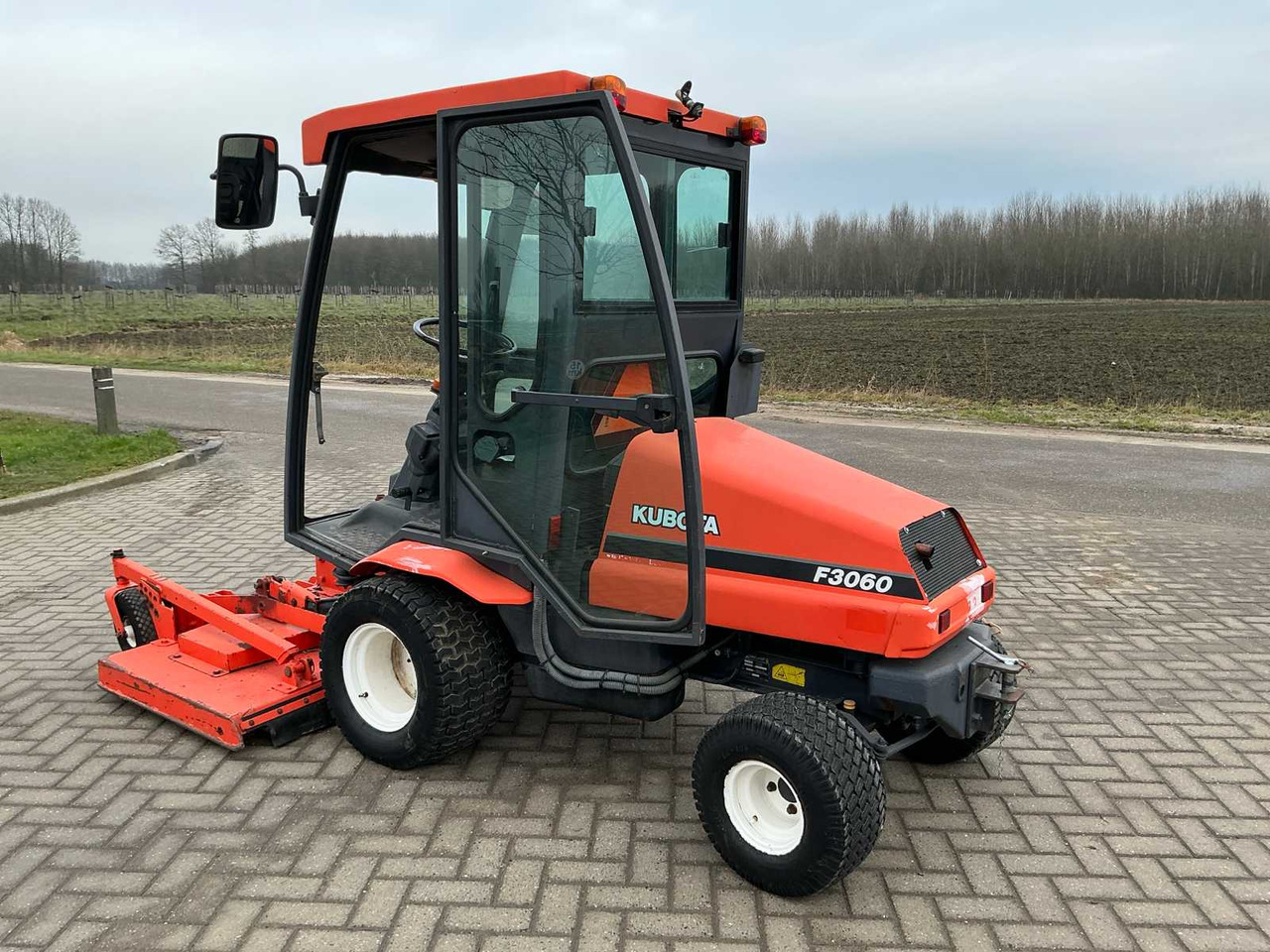 Kubota F3060 - Cortador de grama: foto 5 Kubota F3060 - Cortador de grama: foto 5