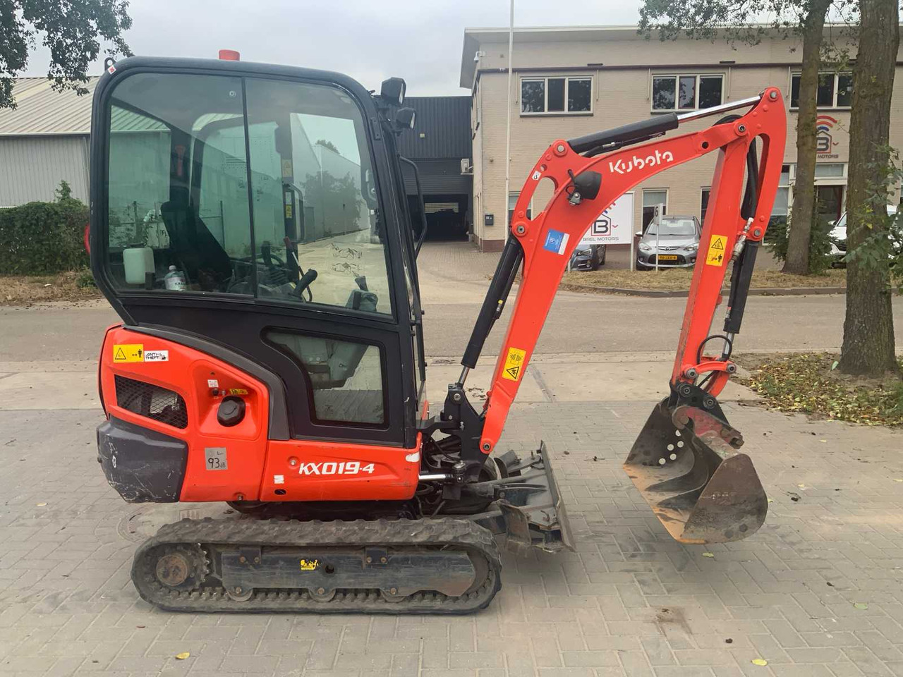 Kubota KX019-4 - Mini escavadeira: foto 1 Kubota KX019-4 - Mini escavadeira: foto 1
