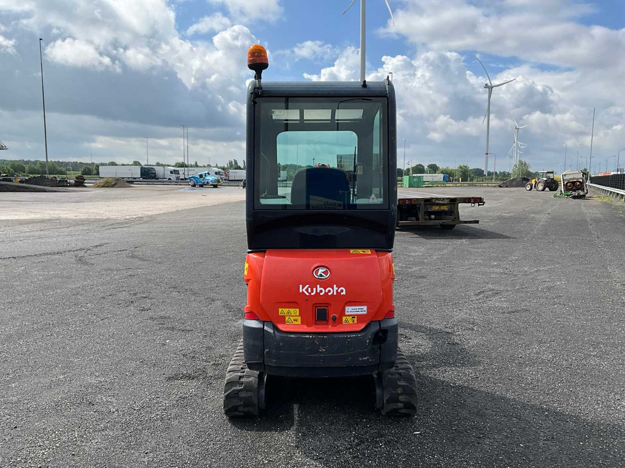 Kubota KX019-4 - Mini escavadeira: foto 4 Kubota KX019-4 - Mini escavadeira: foto 4