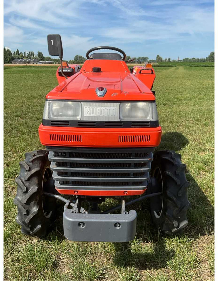 Kubota L1-195 - Mini trator: foto 2 Kubota L1-195 - Mini trator: foto 2