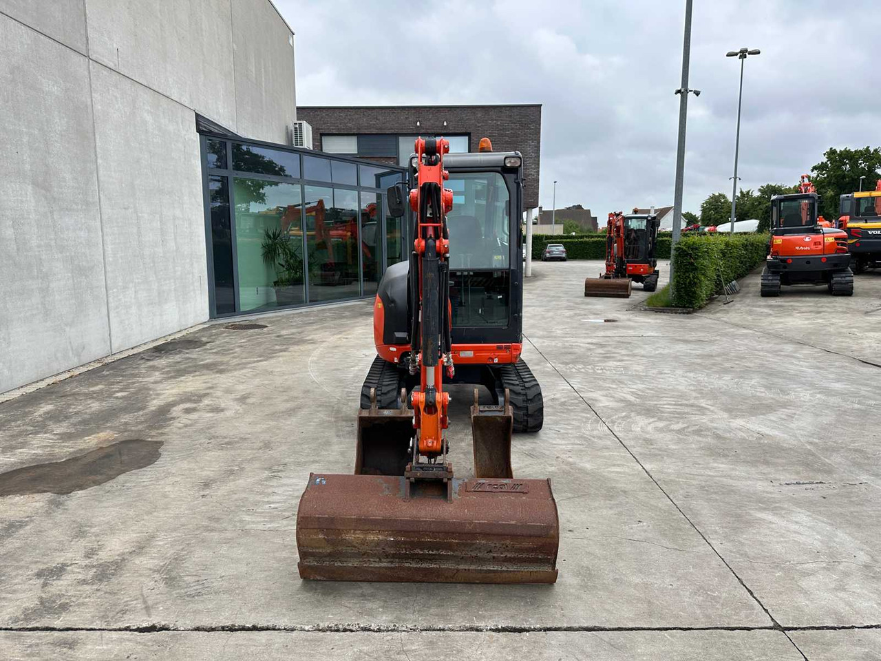 Kubota U27-4 - Mini escavadeira: foto 2 Kubota U27-4 - Mini escavadeira: foto 2