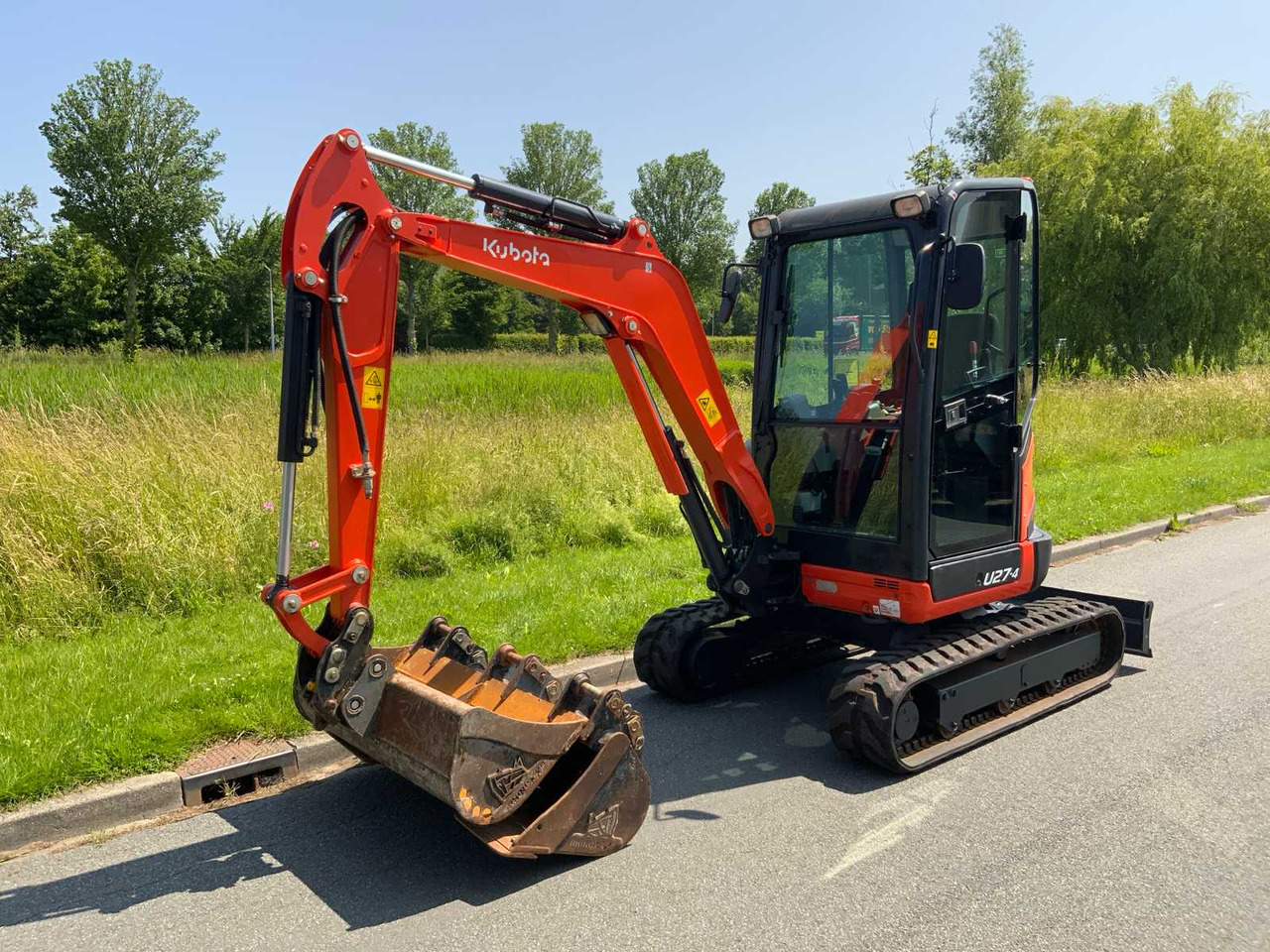Kubota U27-4 - Mini escavadeira: foto 1 Kubota U27-4 - Mini escavadeira: foto 1