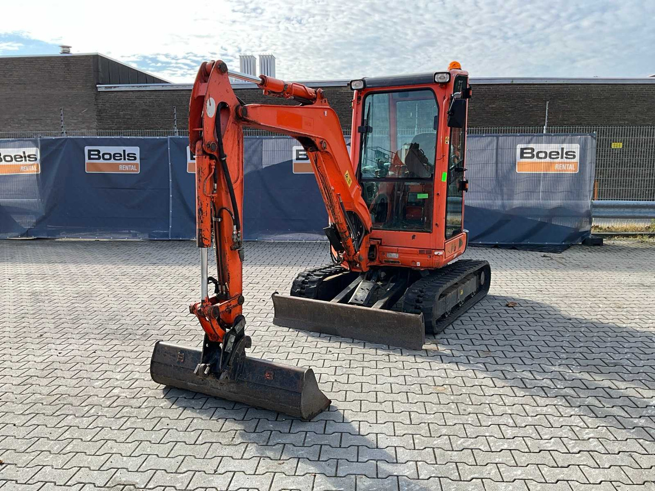 Kubota U27-4GL - Mini escavadeira: foto 2 Kubota U27-4GL - Mini escavadeira: foto 2