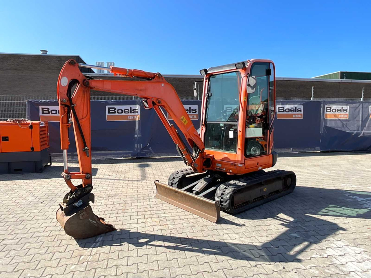 Kubota U27-4GL - Mini escavadeira: foto 1 Kubota U27-4GL - Mini escavadeira: foto 1