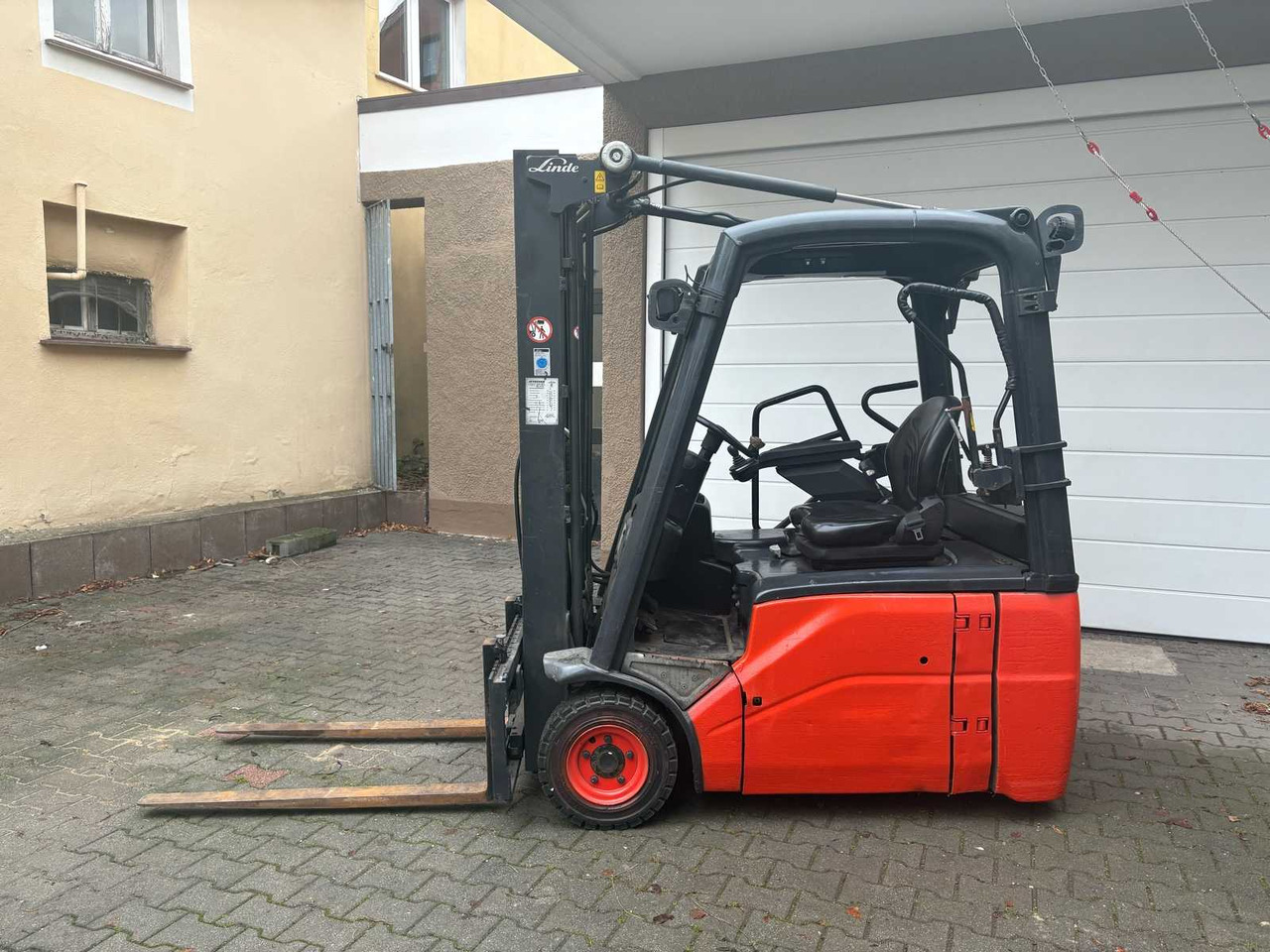 Empilhador LINDE E16-01 E386 - 3-WHEEL FORKLIFT (YEAR 2014): foto 6