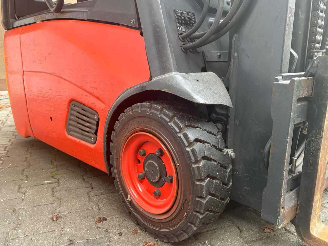 Empilhador LINDE E16-01 E386 - 3-WHEEL FORKLIFT (YEAR 2014): foto 12