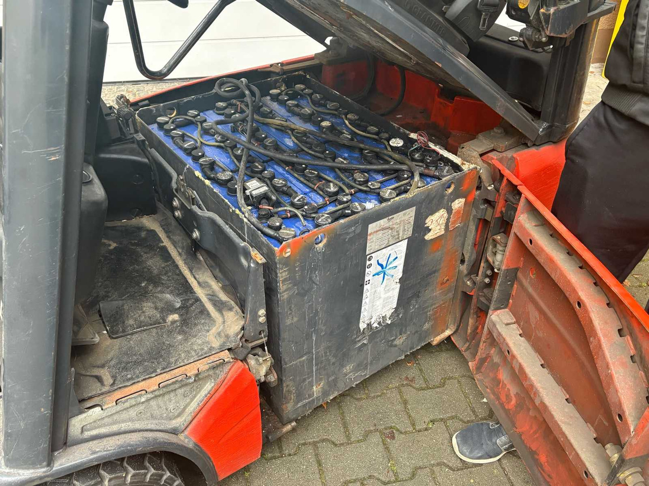 Empilhador LINDE E16-01 E386 - 3-WHEEL FORKLIFT (YEAR 2014): foto 16