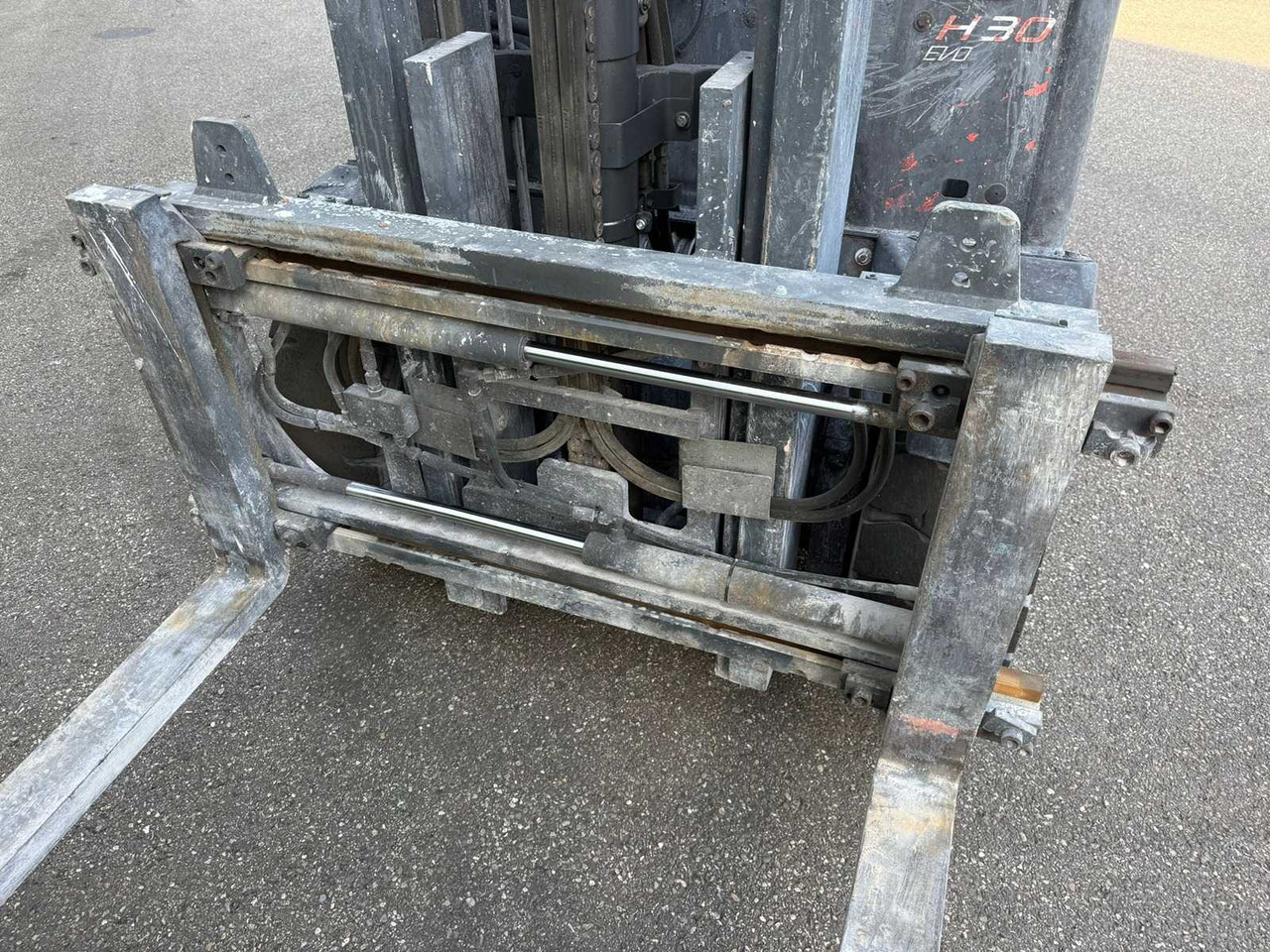 LINDE - H30 - FORKLIFT TRUCKS - 2013 - Empilhador: foto 3 LINDE - H30 - FORKLIFT TRUCKS - 2013 - Empilhador: foto 3