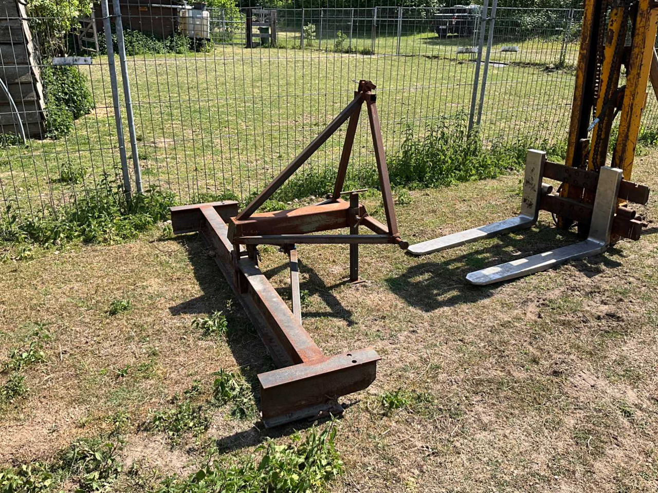Leveling frame for tractor - Escrêiper: foto 1 Leveling frame for tractor - Escrêiper: foto 1
