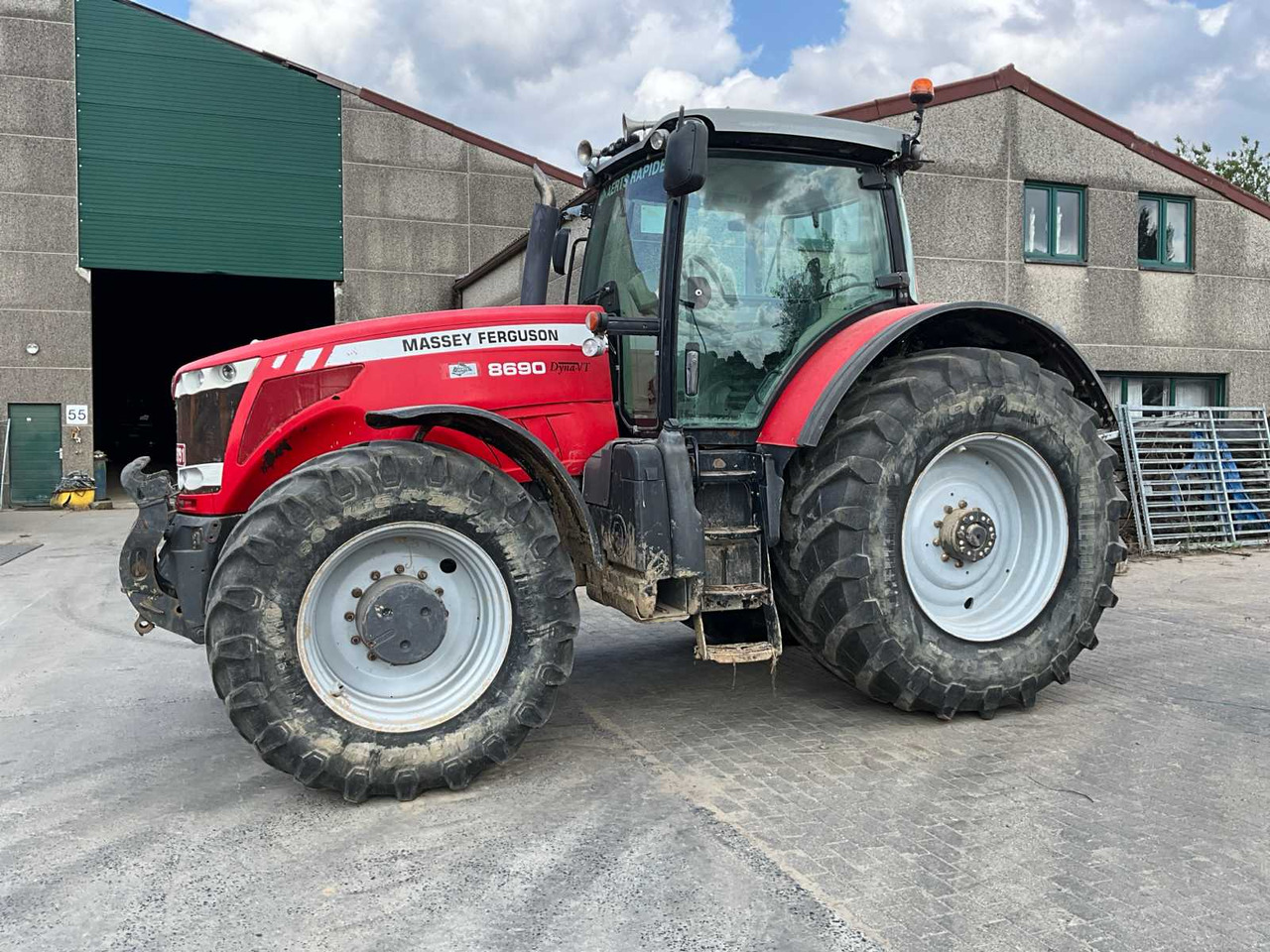 MASSEY FERGUSON MF 8690 PS - Trator: foto 2 MASSEY FERGUSON MF 8690 PS - Trator: foto 2