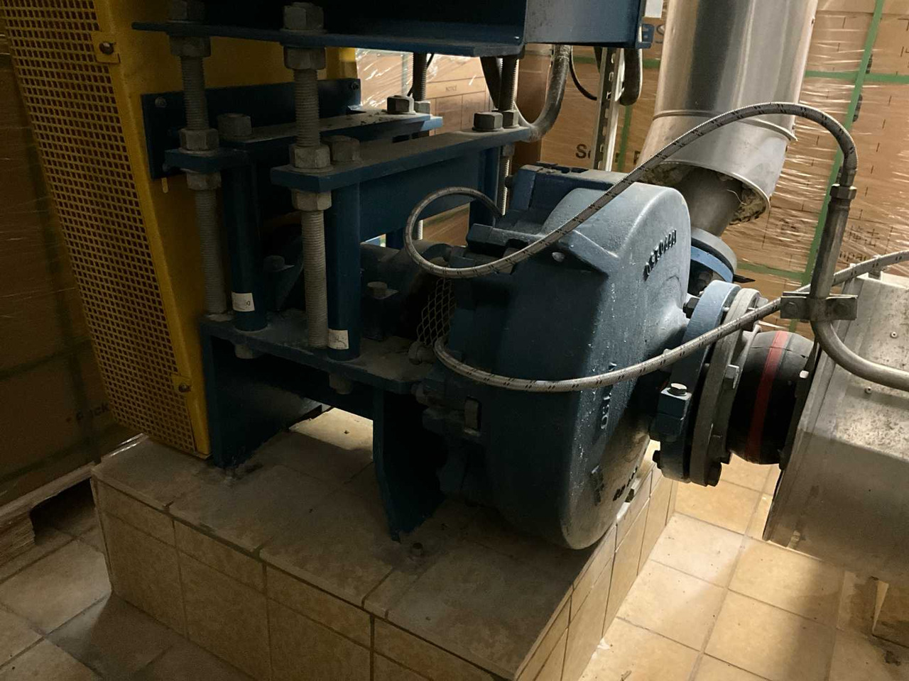 METSO HM150 MHC-S C5 - Equipamento de fertilização: foto 3 METSO HM150 MHC-S C5 - Equipamento de fertilização: foto 3