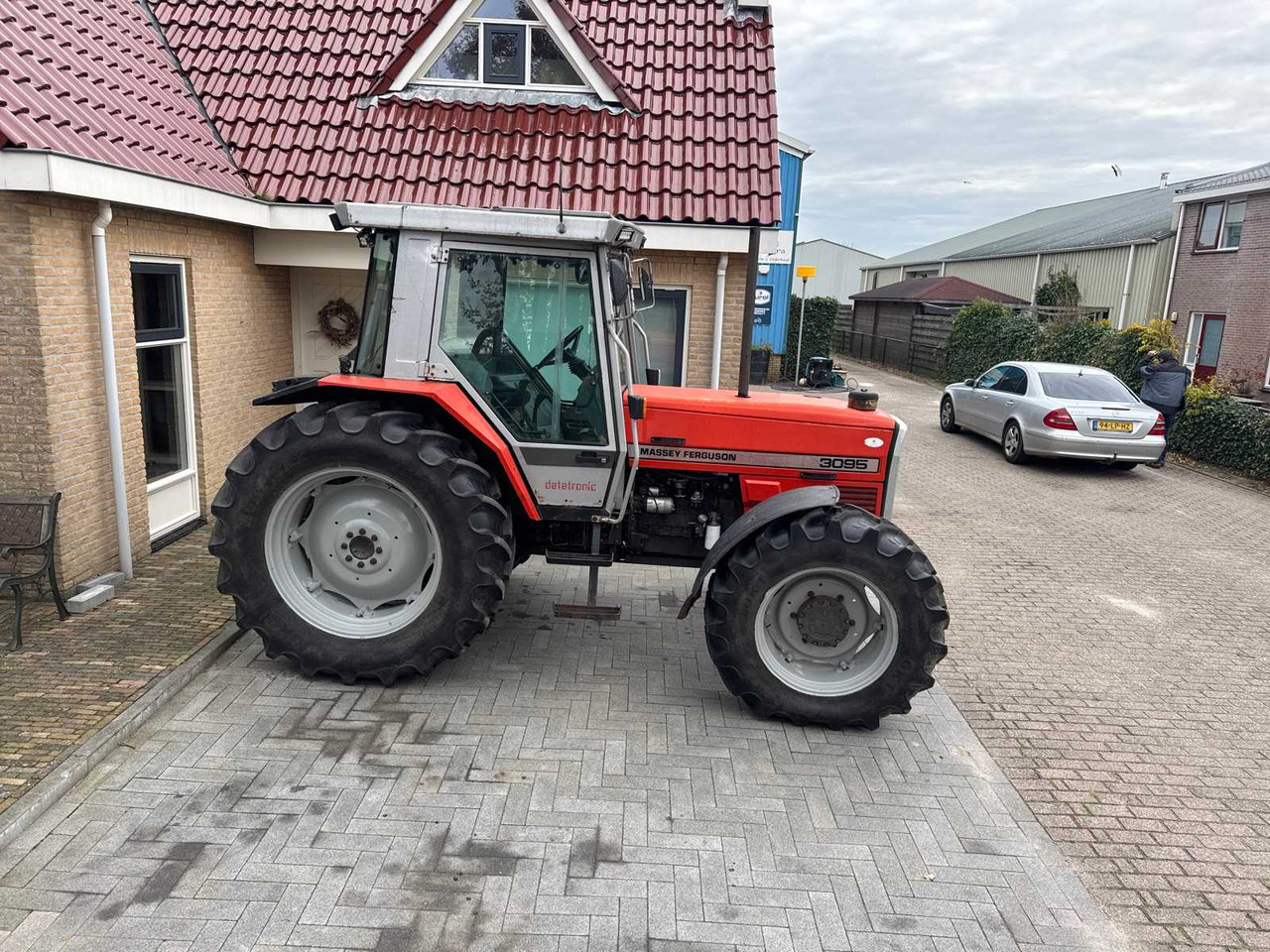 Massey-Ferguson MASSEY-FERGUSON - 3095 DATATRONIC - ALL-WHEEL DRIVE AGRICULTURAL TRACTOR - Trator: foto 4 Massey-Ferguson MASSEY-FERGUSON - 3095 DATATRONIC - ALL-WHEEL DRIVE AGRICULTURAL TRACTOR - Trator: foto 4