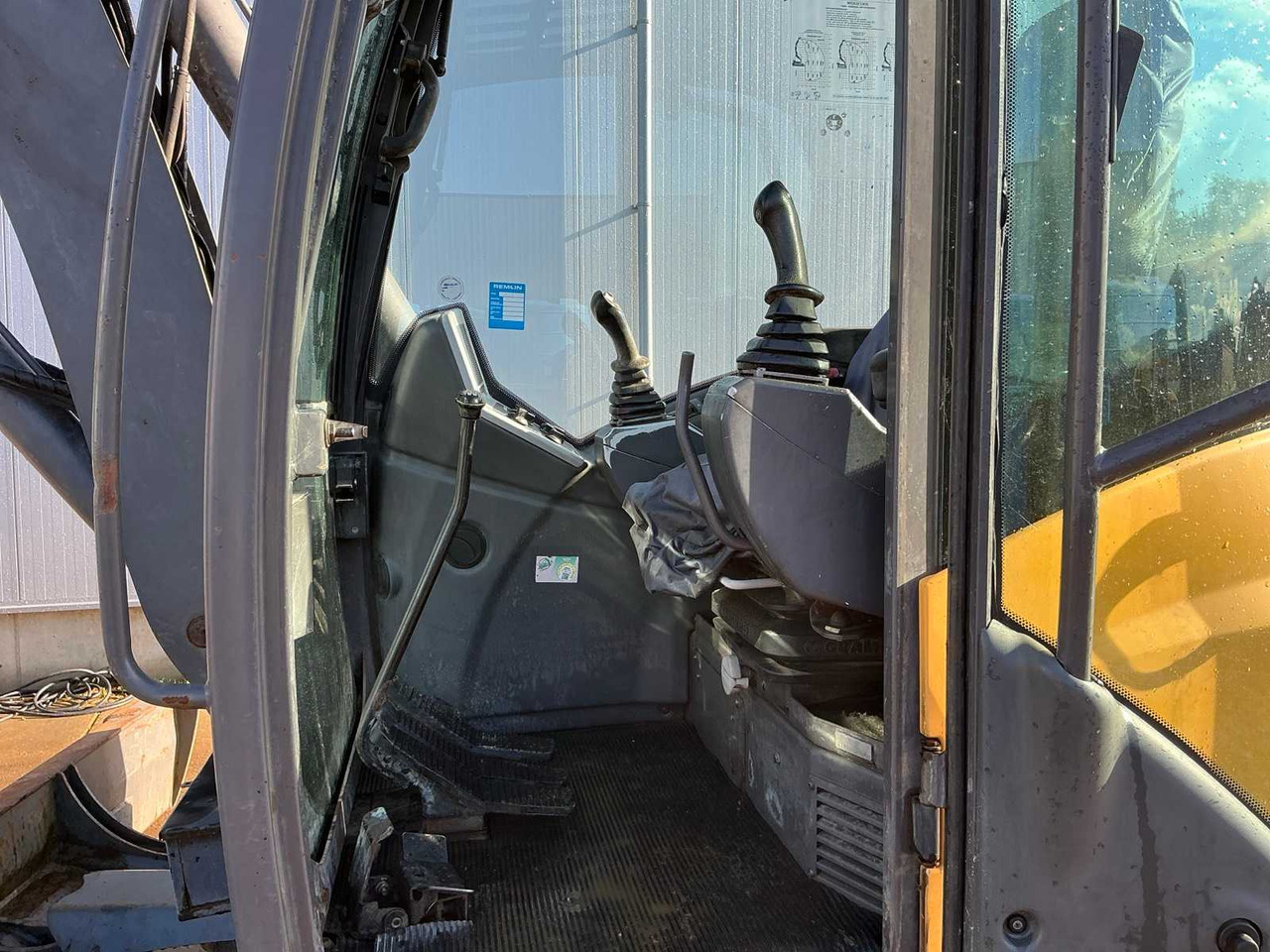 Escavadora de rastos Mecalac 8MCR: foto 14 Escavadora de rastos Mecalac 8MCR: foto 14