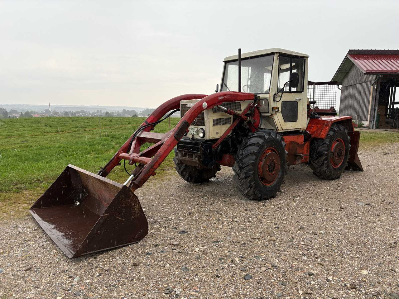 Mercedes-Benz / Huttner Spezialtraktor mit Frontlader und Rückewinde - Trator municipal: foto 1 Mercedes-Benz / Huttner Spezialtraktor mit Frontlader und Rückewinde - Trator municipal: foto 1