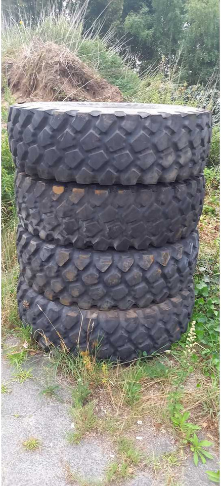 Michelin 14.00 R 20 XZL - Jantes e pneus para Trator: foto 2 Michelin 14.00 R 20 XZL - Jantes e pneus para Trator: foto 2