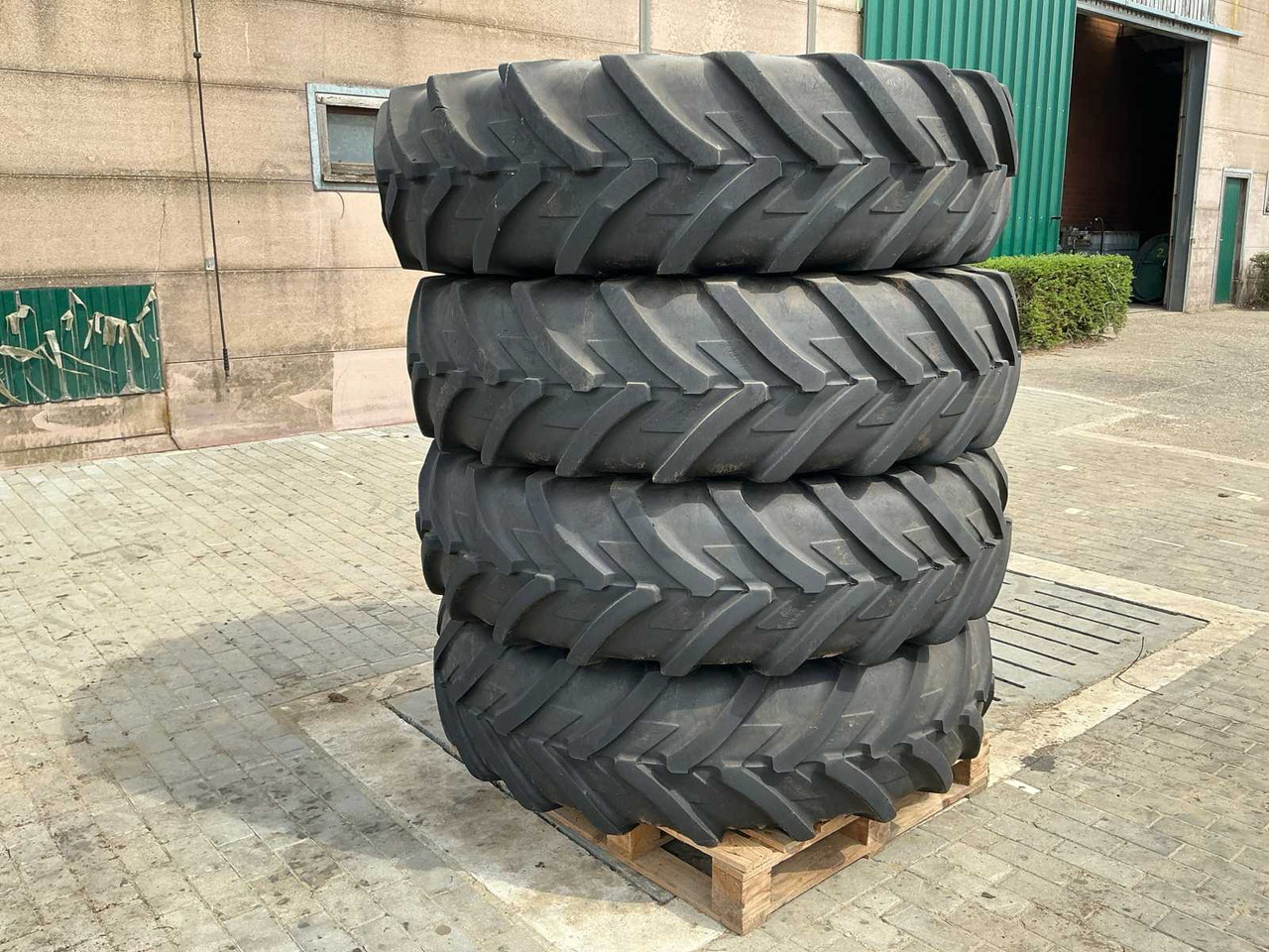 Michelin Agribib - Jantes e pneus para Trator: foto 1 Michelin Agribib - Jantes e pneus para Trator: foto 1