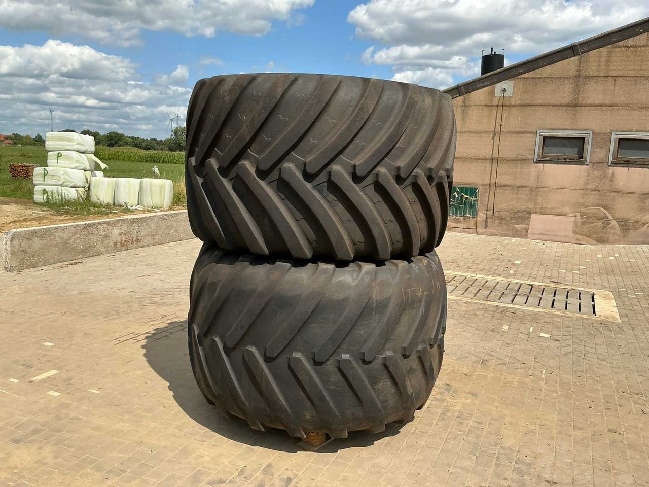 Michelin BKT - Jantes e pneus para Trator: foto 1 Michelin BKT - Jantes e pneus para Trator: foto 1