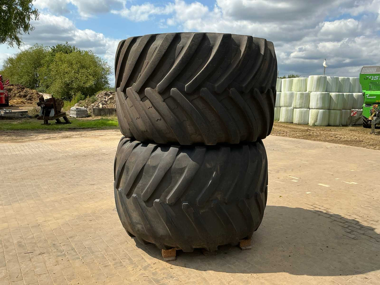 Michelin BKT - Jantes e pneus para Trator: foto 2 Michelin BKT - Jantes e pneus para Trator: foto 2