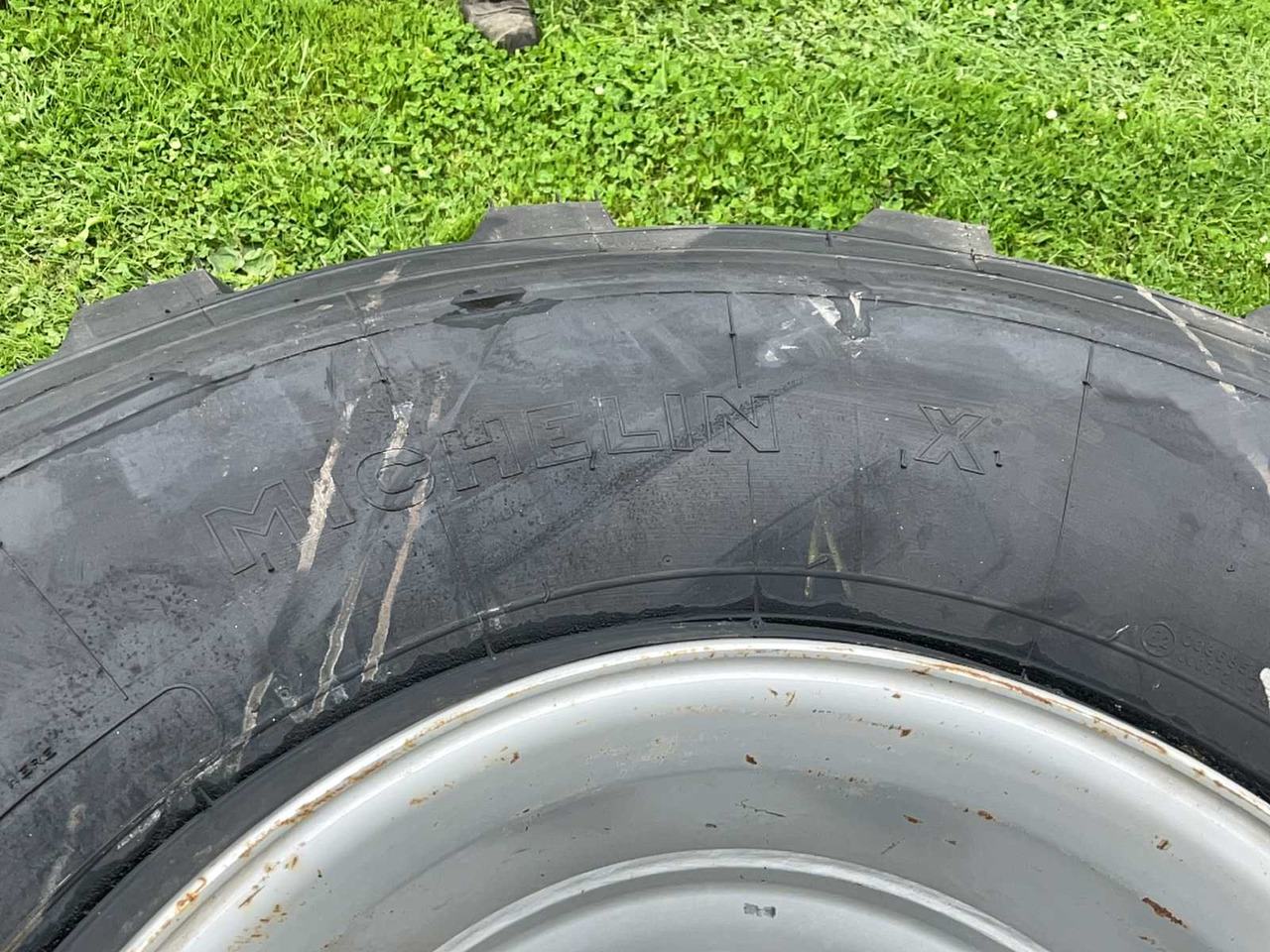 Michelin W - Jantes e pneus para Trator: foto 4 Michelin W - Jantes e pneus para Trator: foto 4