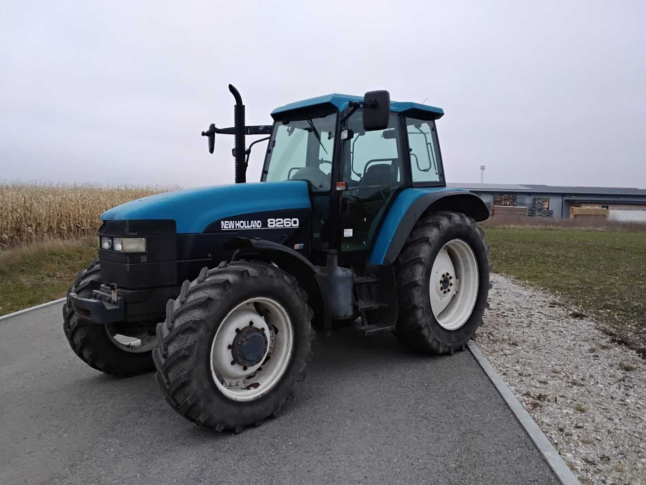 Trator NEW HOLLAND - 8260 - 2000 - AGRICULTURAL TRACTOR WITH FOUR-WHEEL DRIVE: foto 11