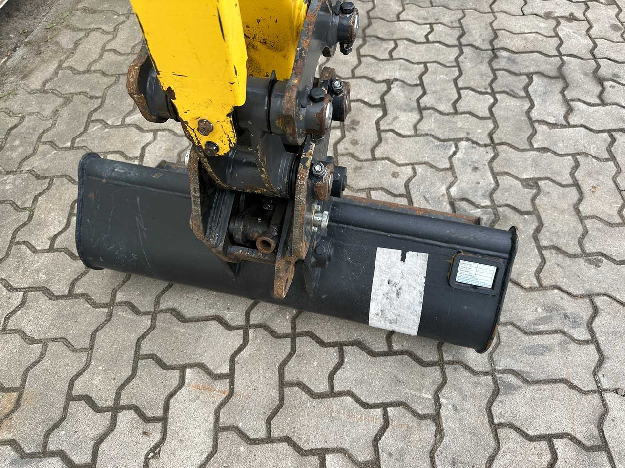Mini escavadeira New Holland E17C: foto 12