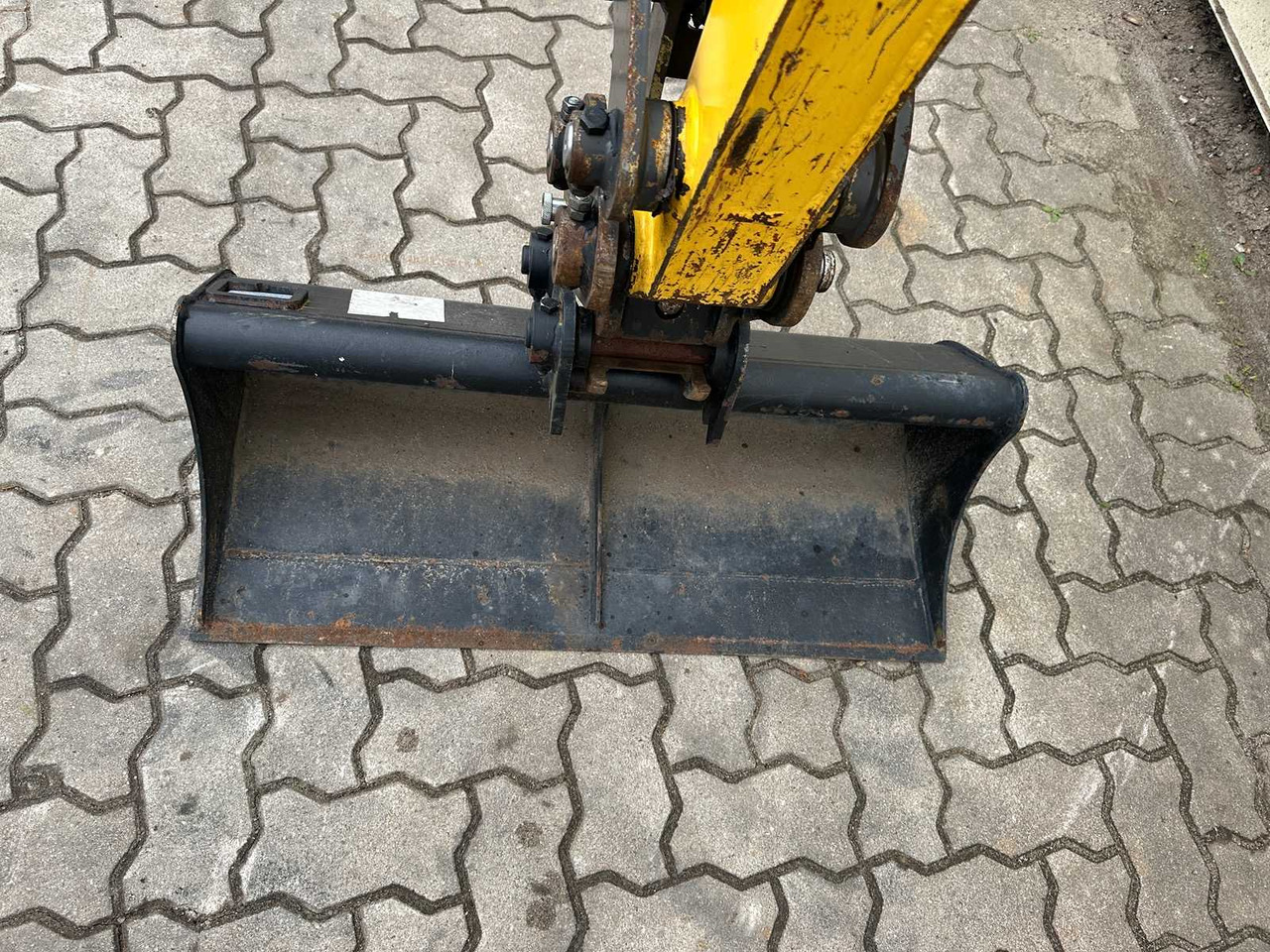 Mini escavadeira New Holland E17C: foto 10