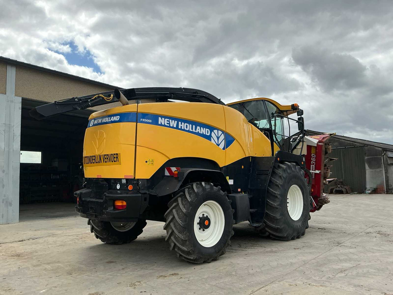 New Holland FR9060 - Picadora de forragem automotriz: foto 5 New Holland FR9060 - Picadora de forragem automotriz: foto 5
