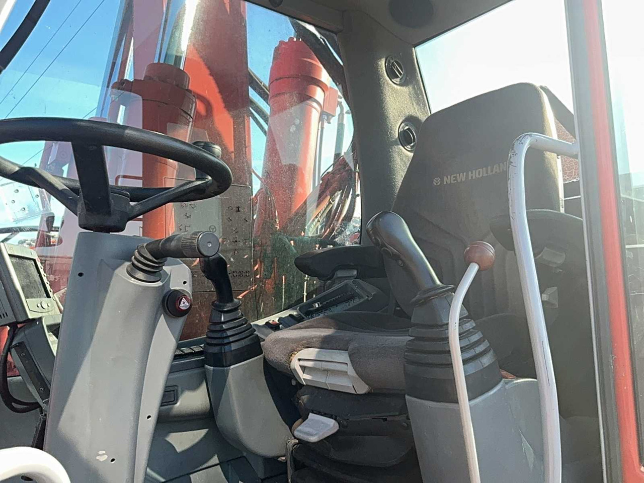 Escavadeira de rodas New holland MH 5.6: foto 35