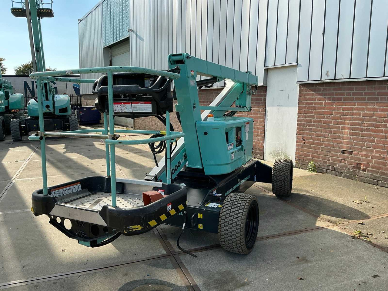 Niftylift HR12LE 2x4 MK2 - Plataforma aérea: foto 2 Niftylift HR12LE 2x4 MK2 - Plataforma aérea: foto 2
