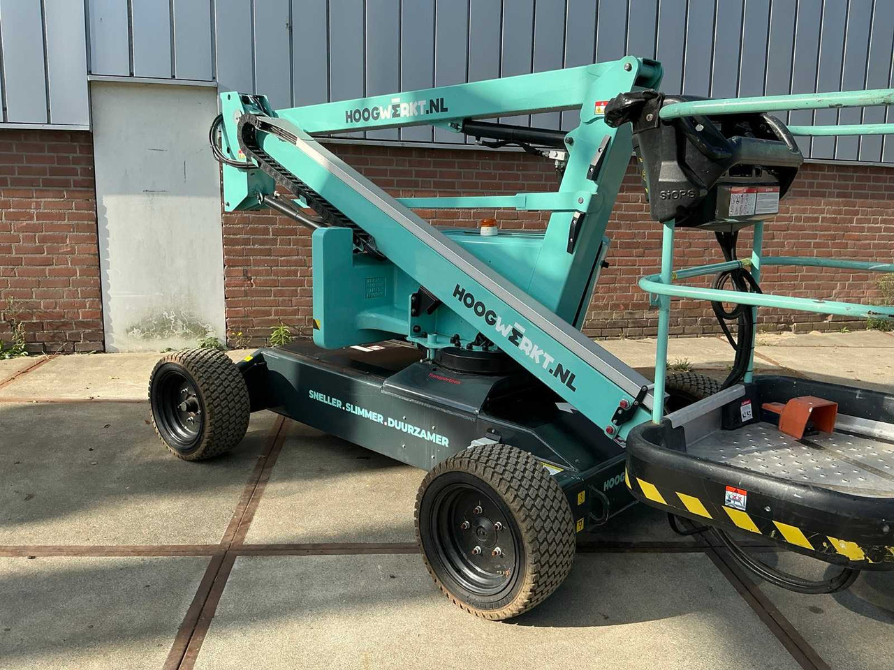 Niftylift HR12LE 2x4 MK2 - Plataforma aérea: foto 4 Niftylift HR12LE 2x4 MK2 - Plataforma aérea: foto 4