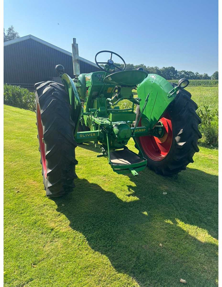 Oliver SUPER 77 - Trator: foto 5 Oliver SUPER 77 - Trator: foto 5