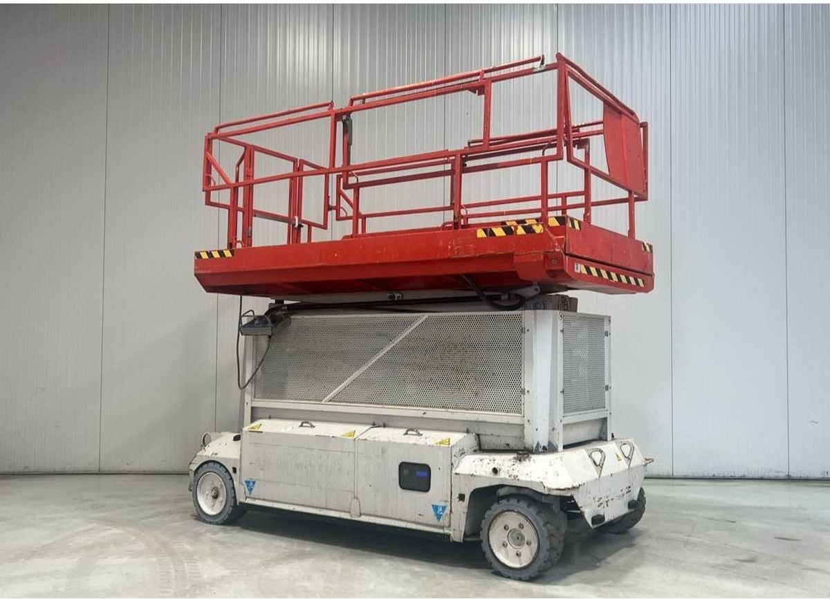 PB - 2014 - S151-12ES - AERIAL PLATFORM - SCISSOR LIFT WORKING HEIGHT 15,7M - Plataforma aérea: foto 2 PB - 2014 - S151-12ES - AERIAL PLATFORM - SCISSOR LIFT WORKING HEIGHT 15,7M - Plataforma aérea: foto 2