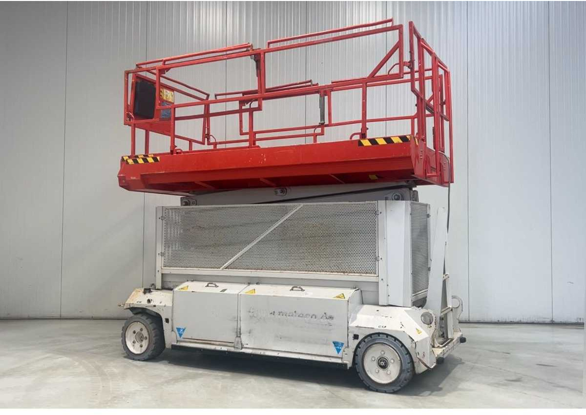 PB - 2014 - S151-12ES - AERIAL PLATFORM - SCISSOR LIFT WORKING HEIGHT 15,7M - Plataforma aérea: foto 1 PB - 2014 - S151-12ES - AERIAL PLATFORM - SCISSOR LIFT WORKING HEIGHT 15,7M - Plataforma aérea: foto 1
