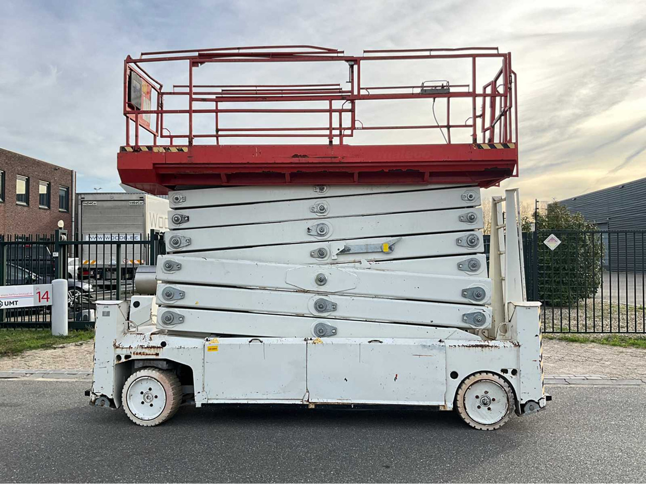 PB - S225-12ES - AERIAL PLATFORM WORKING HEIGHT 22,5 METERS, YEAR OF MANUFACTURE 2011 - Plataforma aérea: foto 3 PB - S225-12ES - AERIAL PLATFORM WORKING HEIGHT 22,5 METERS, YEAR OF MANUFACTURE 2011 - Plataforma aérea: foto 3