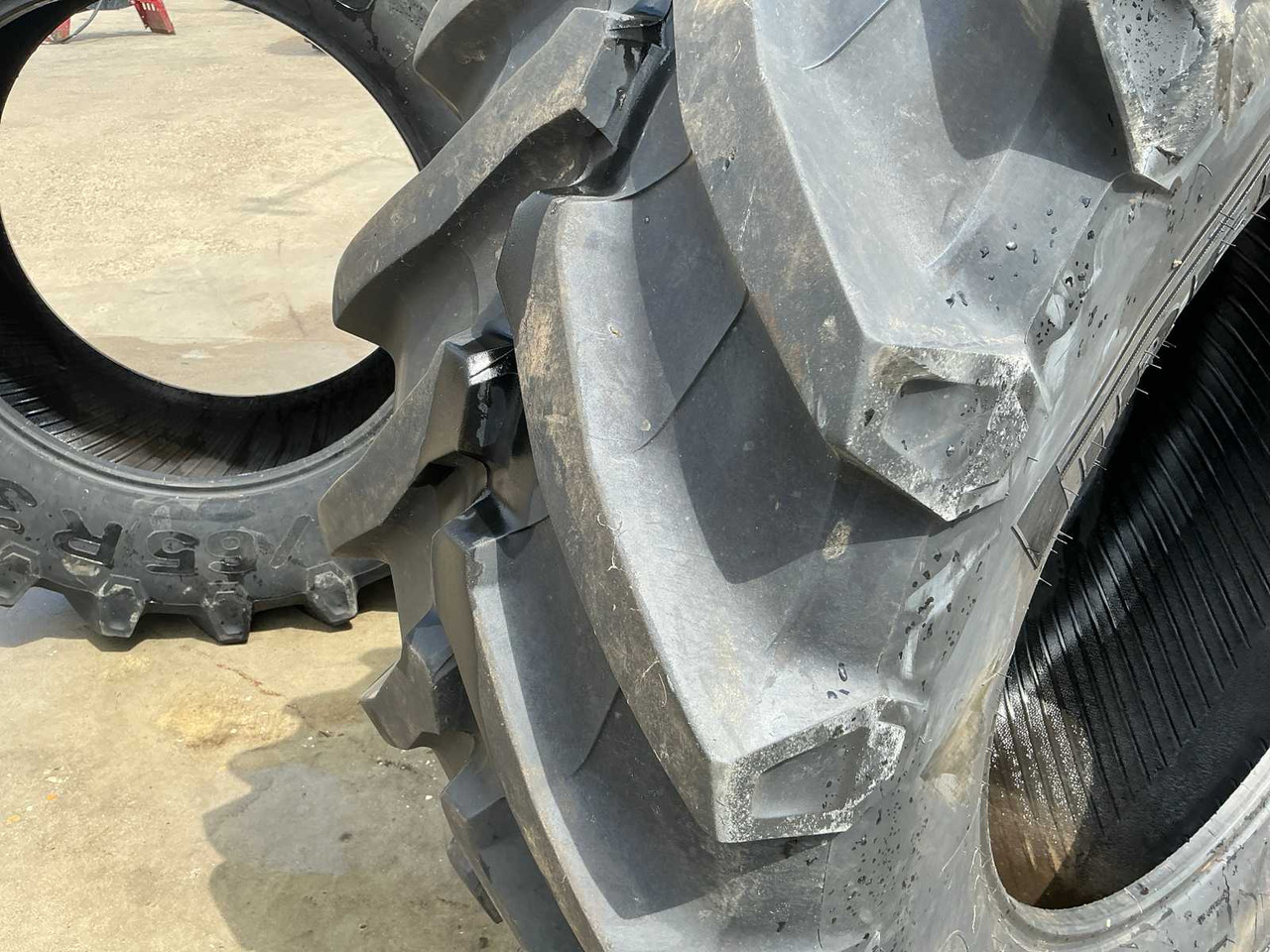 Pirelli TM800 - Jantes e pneus para Trator: foto 3 Pirelli TM800 - Jantes e pneus para Trator: foto 3
