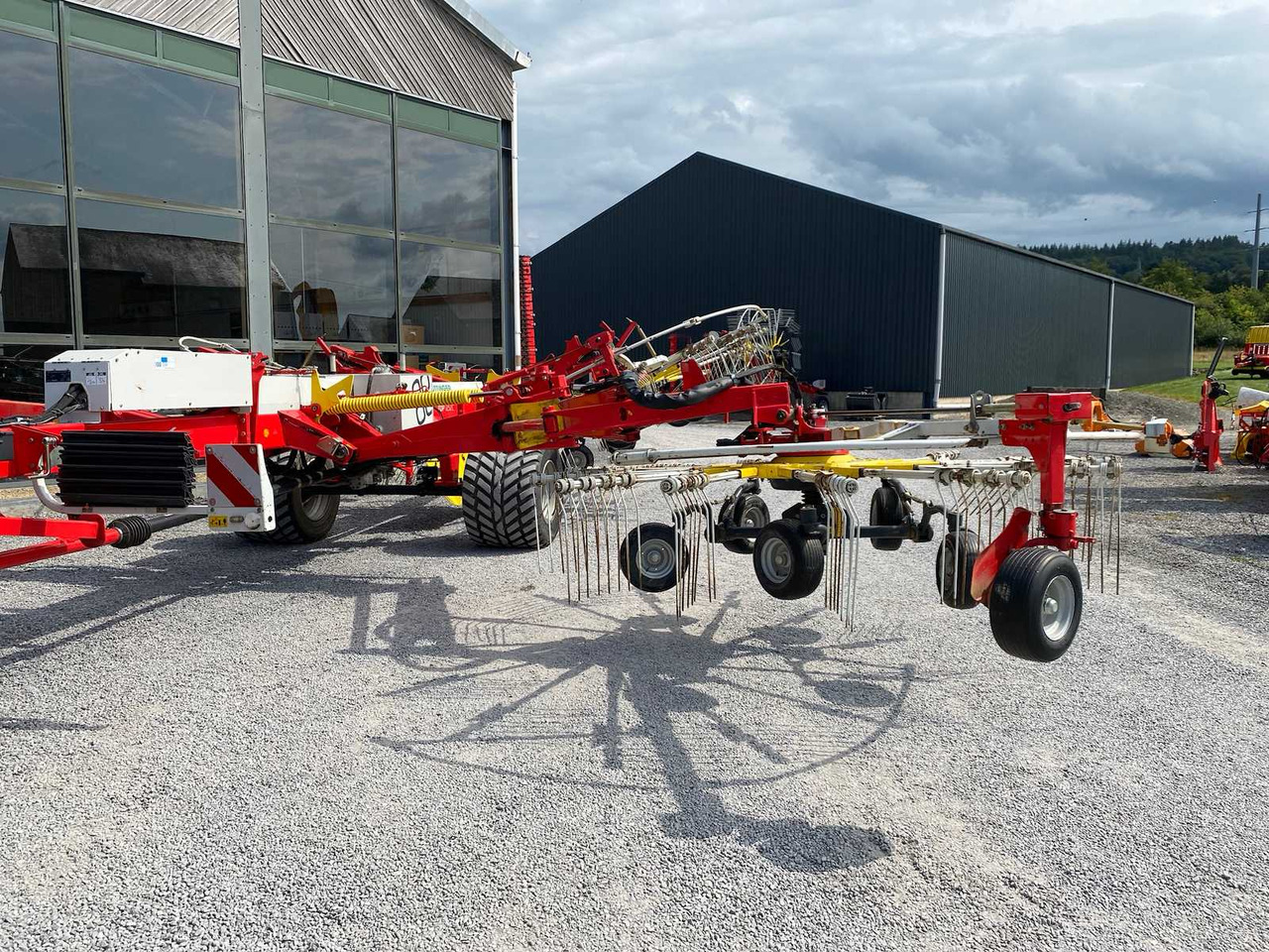 Pottinger Top 1252C - Máquina para produção de feno: foto 4 Pottinger Top 1252C - Máquina para produção de feno: foto 4