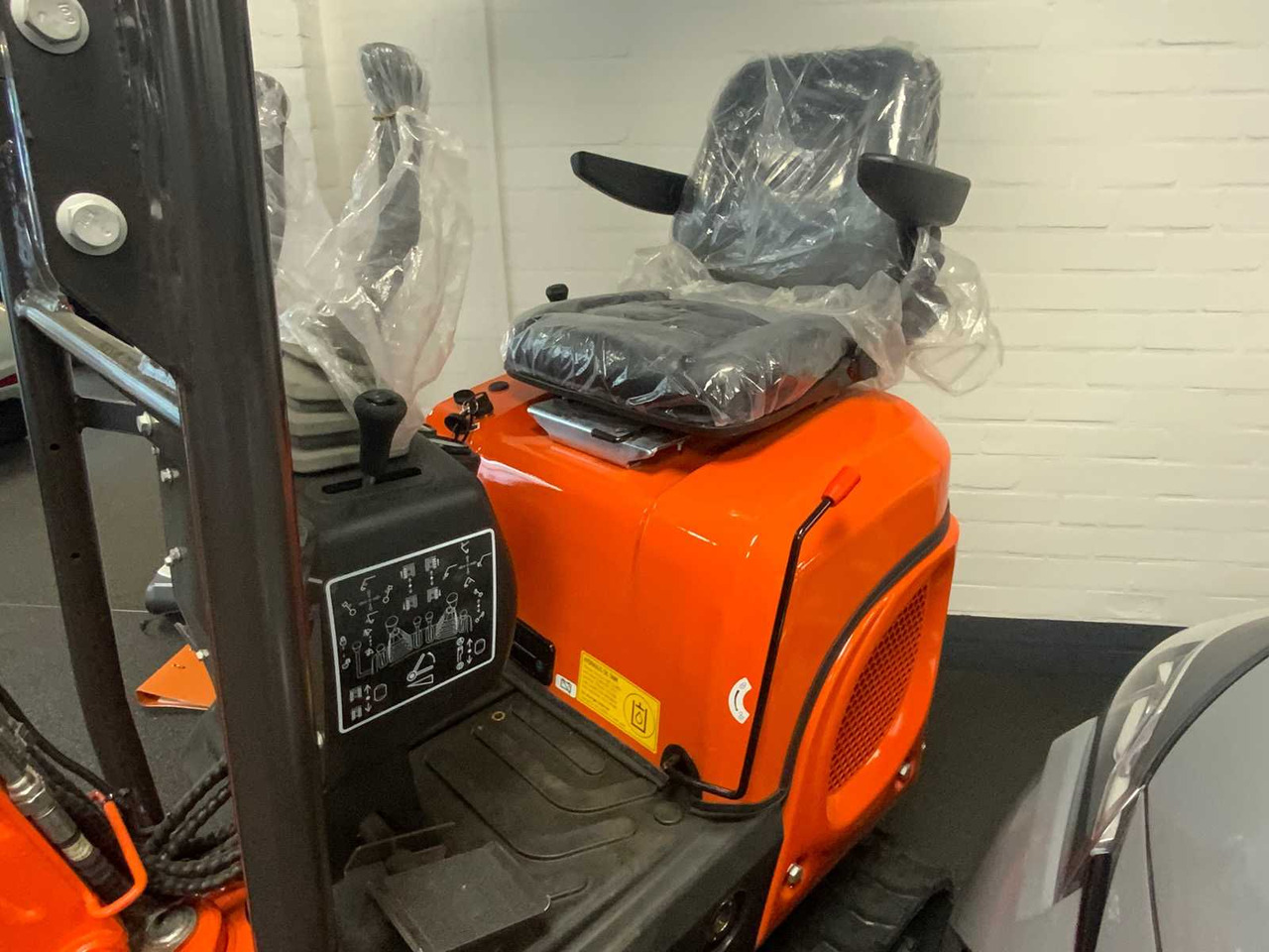Powered-By-Kubota U105 - Mini escavadeira: foto 4 Powered-By-Kubota U105 - Mini escavadeira: foto 4