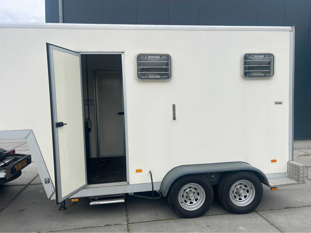 J.M.R. - HORSE TRAILER - SEMI-TRAILER - 2001 - Reboque: foto 2 J.M.R. - HORSE TRAILER - SEMI-TRAILER - 2001 - Reboque: foto 2