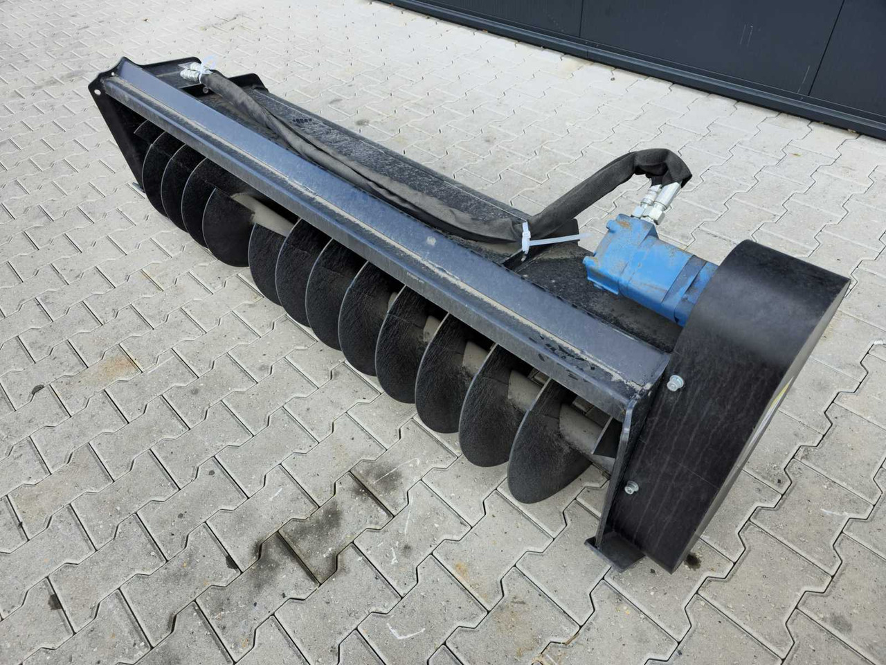 Rhino-Cross 660x2160x750 - Maquina para lavrar a terra: foto 1 Rhino-Cross 660x2160x750 - Maquina para lavrar a terra: foto 1