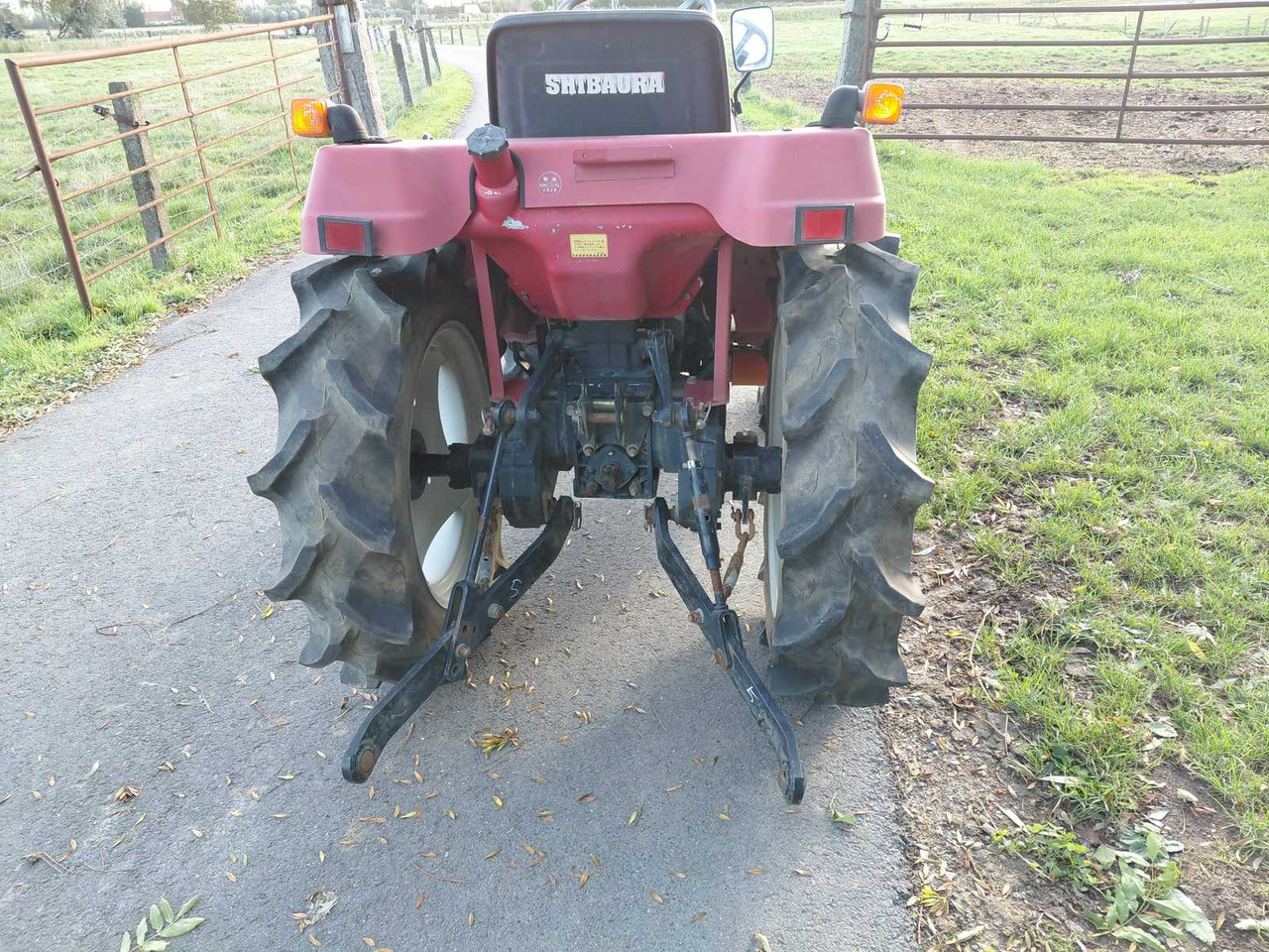 Shibaura P185F - Mini trator: foto 3 Shibaura P185F - Mini trator: foto 3