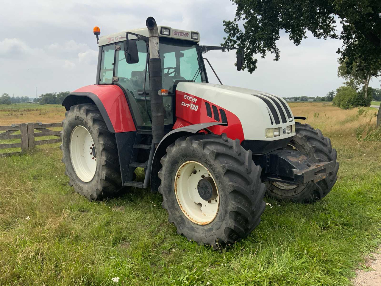 Steyr CVT130 - Trator: foto 4 Steyr CVT130 - Trator: foto 4