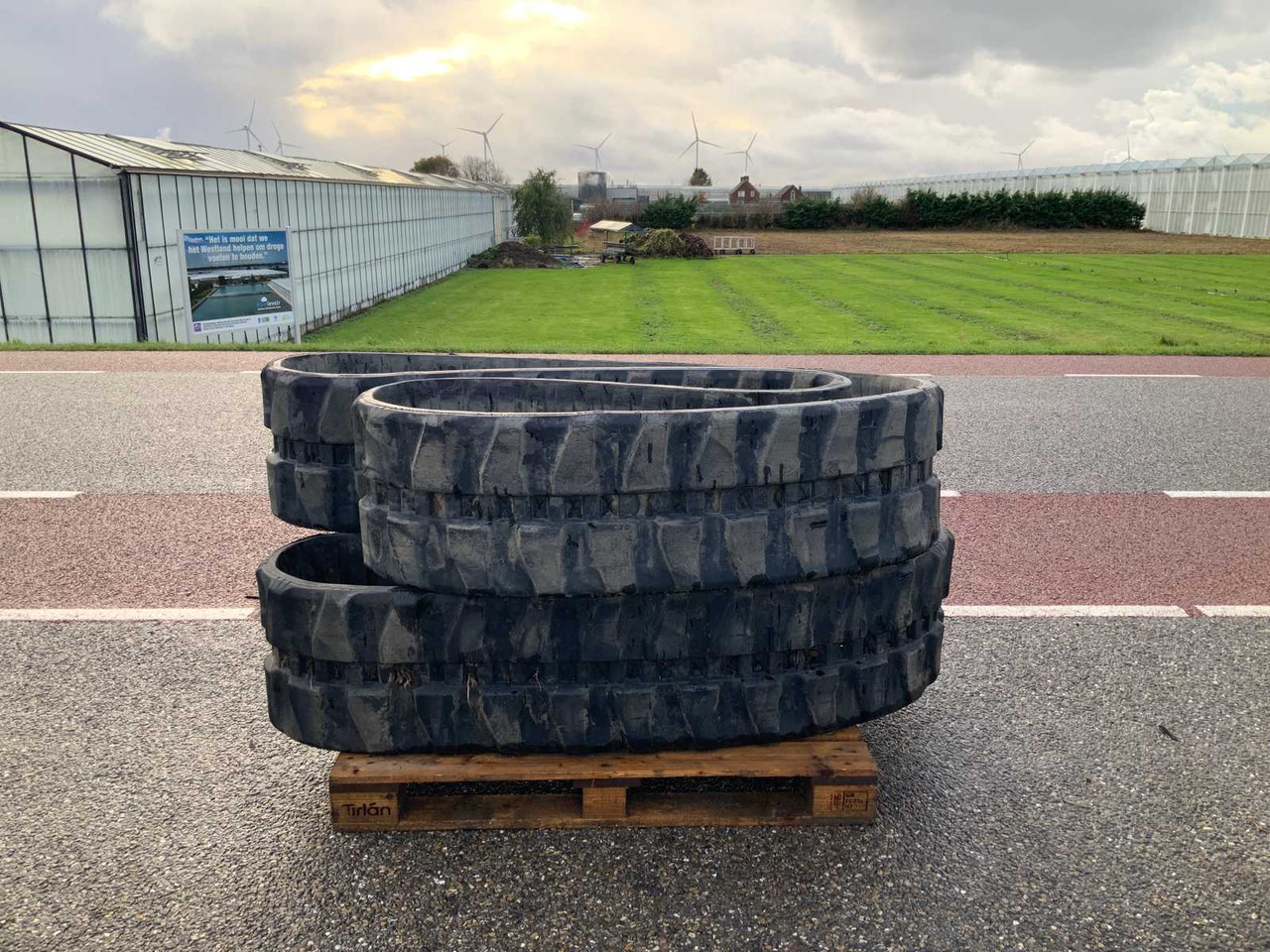 TRABBER W400X72.5X90 TRACKS - Escavadeira: foto 1 TRABBER W400X72.5X90 TRACKS - Escavadeira: foto 1