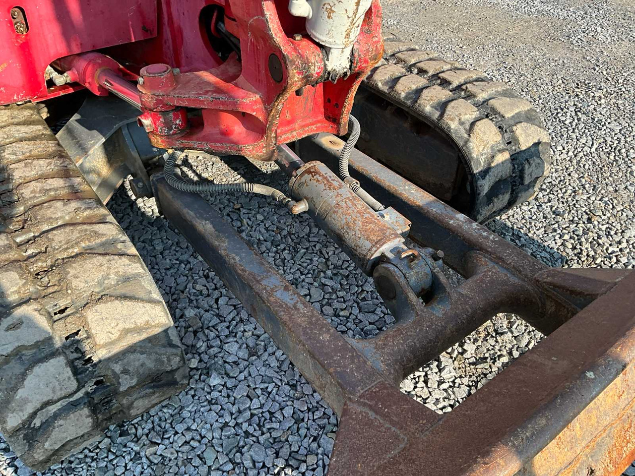 Mini escavadeira Takeuchi TB235: foto 16