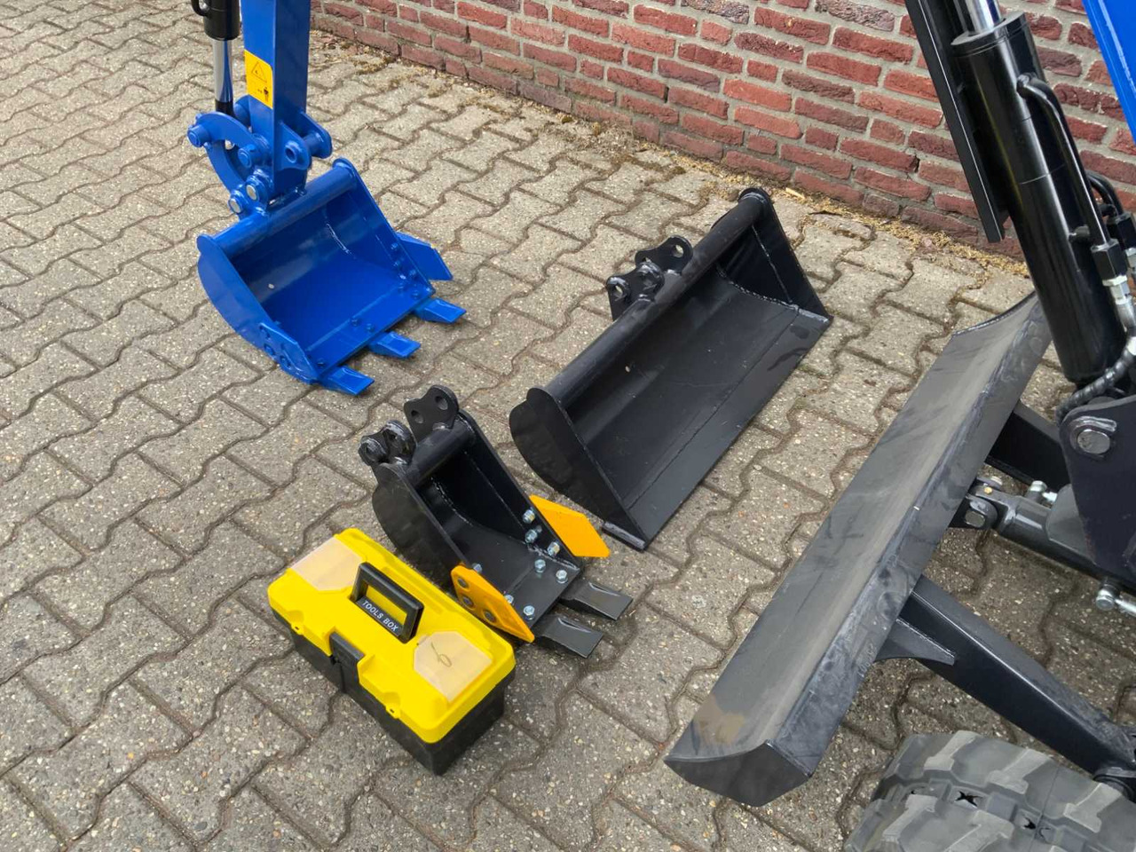 Escavadora de rastos UF Equipment NM-E15: foto 12