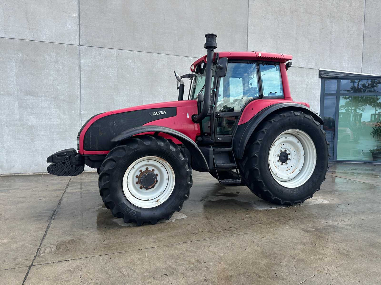 VALTRA - T150 - ALL-WHEEL DRIVE AGRICULTURAL TRACTOR - Trator: foto 1 VALTRA - T150 - ALL-WHEEL DRIVE AGRICULTURAL TRACTOR - Trator: foto 1
