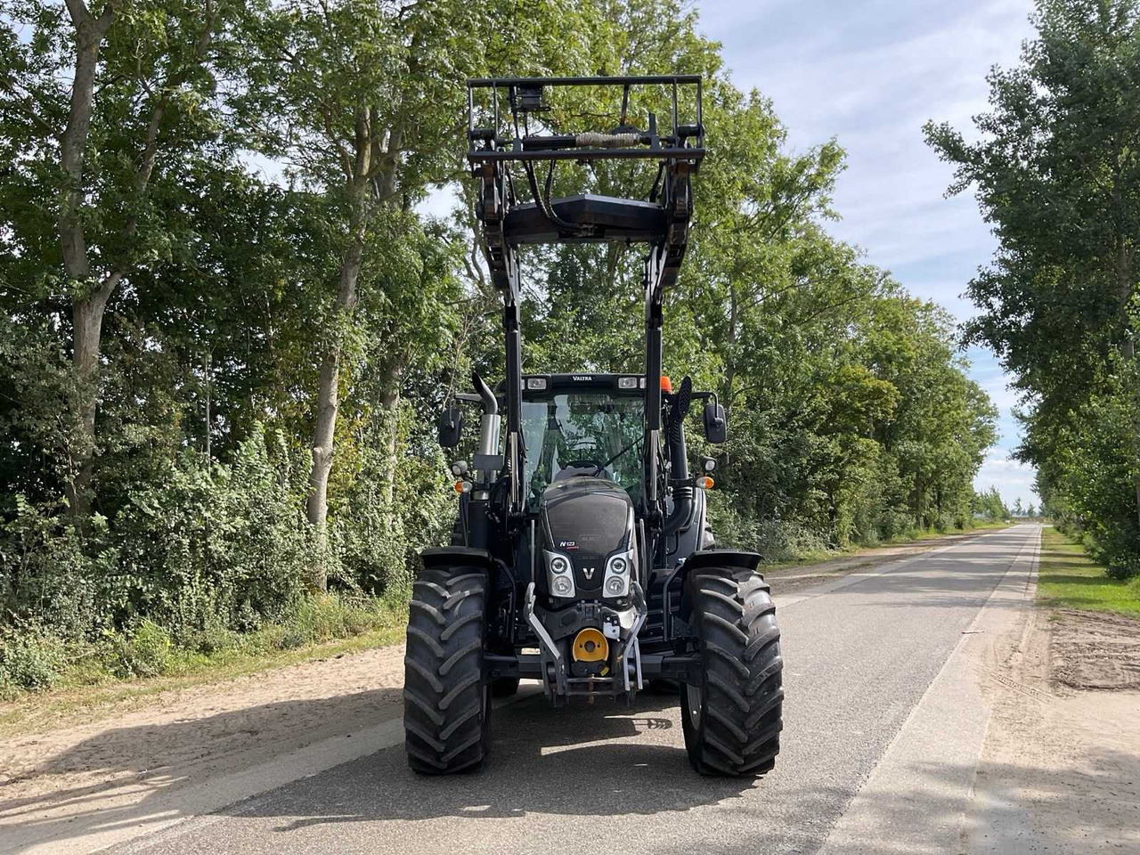 Valtra N123 Unlimited - Trator: foto 4 Valtra N123 Unlimited - Trator: foto 4